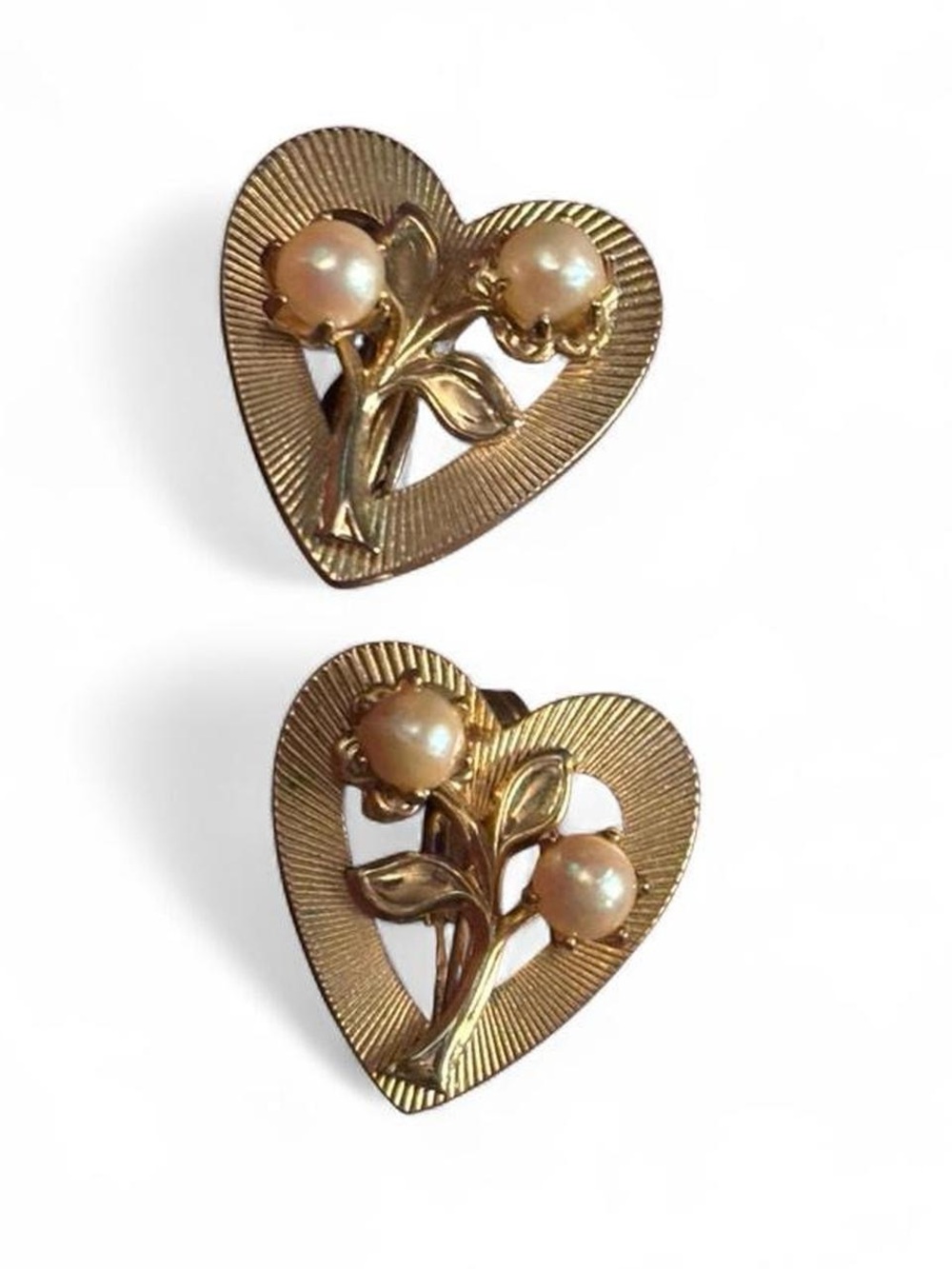Gold Heart Pearl Floral Earrings - Clip on
